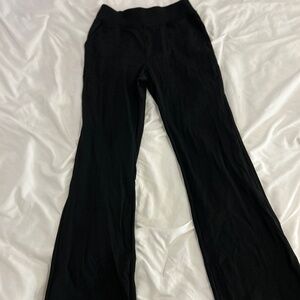 Women’s straight leg yoga pants